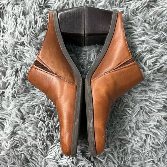 Naturalizer Tan Leather Clogs - Picture 6 of 11